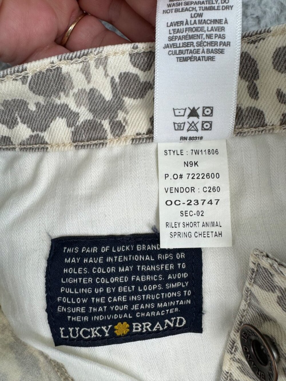 Lucky Brand Riley Animal Print Denim Shorts 6/28 Spring Cheetah Beach Travel - Picture 5 of 16